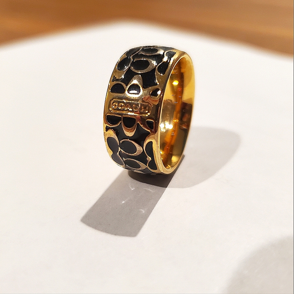 Coach ring ~ sz8